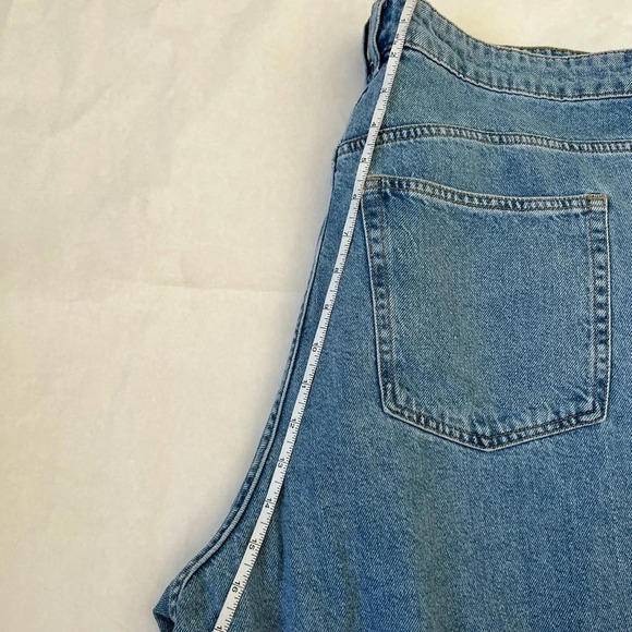 H&M women's light wash, curvy jeans Blue size XXL NWT - Picture 8 of 11